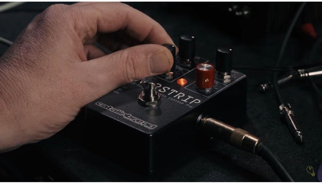 Catalinbread Airstrip Effektpedal, CB-Range, diskreter Konsolen-Vorverstärker, Höhenfilter, Trimmregler, schwarz