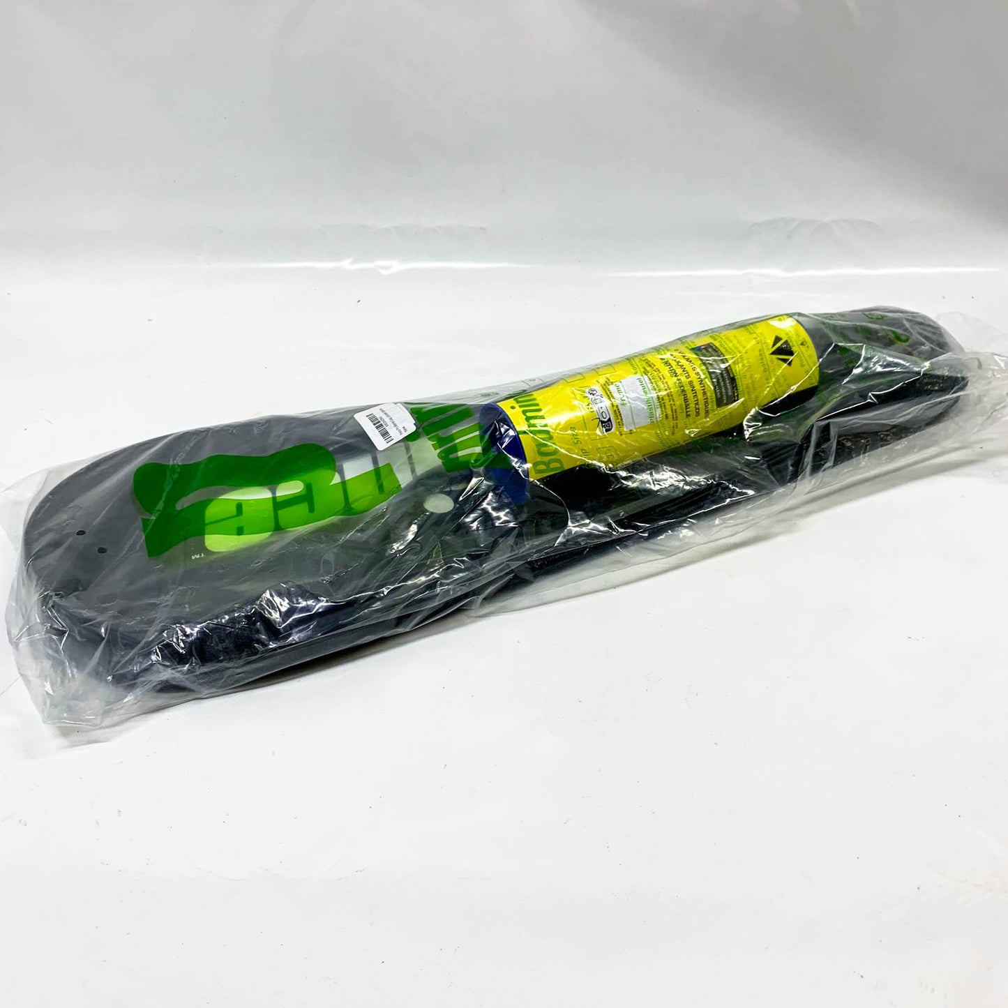 Prince Pro Warrior Badmintonschläger Twin Set: Graphit, inkl. Federbälle, schützende Taschen, ideal für Freizeitspieler.
