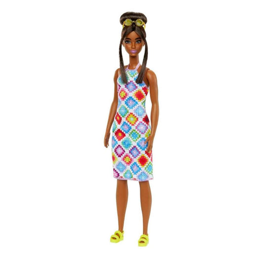 Barbie Fashionistas-Puppe Nr. 210 HJT07 glamouröser Dutt gehäkeltes Neckholder-Midikleid goldene Sonnenbrille klobige gelbe Sandalen für Kinder ab 3 Jahren