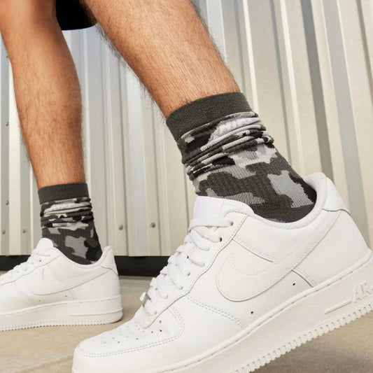 Nike Air Force 1 `07, EUR 41, Sneaker, zeitloses Design, gepolsterte Sohle, strapazierfähiges Obermaterial, ideal für Alltag und Sport.