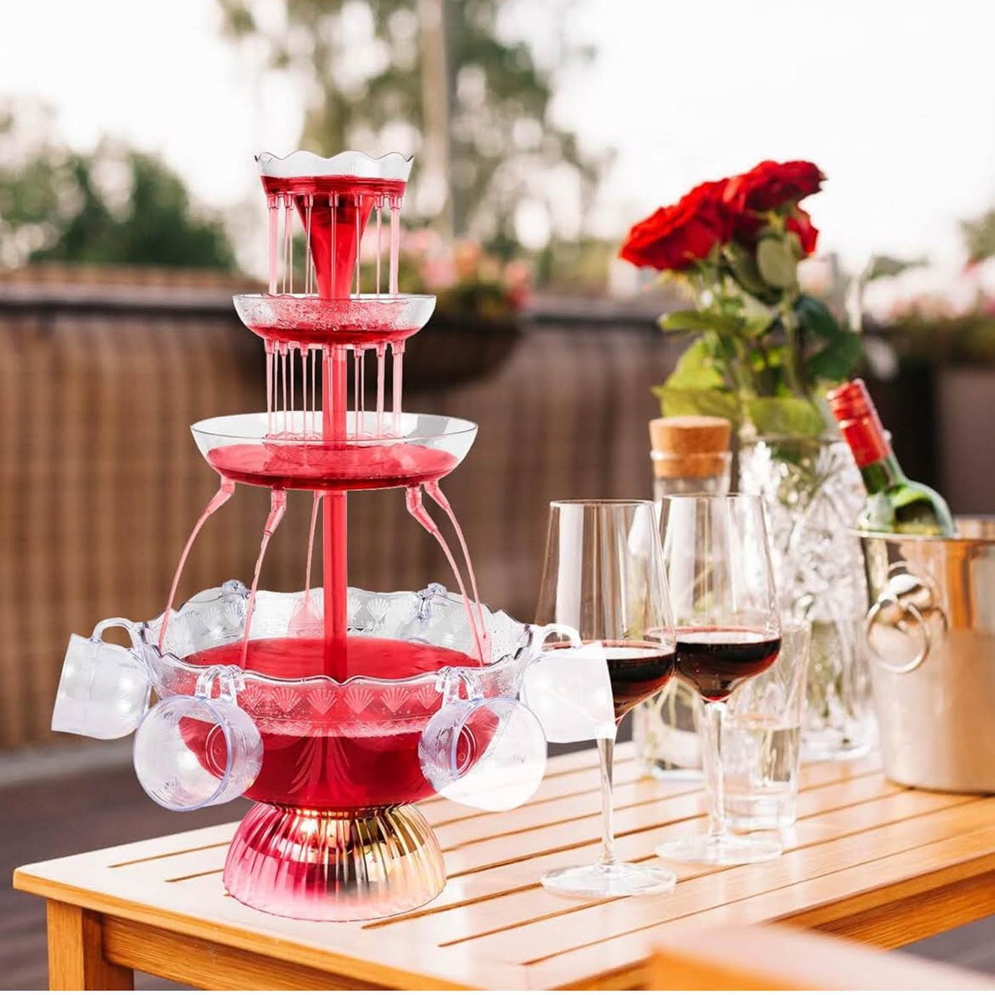 Partybrunnen 3-stufig, Modell mit 5 wiederverwendbaren Bechern, LED-beleuchteter Sockel. Ideal für Feiern, Hauspartys und Geburtstagsfeiern. Perfekt für Saft und Wein. Ein Highlight für jede Feier!