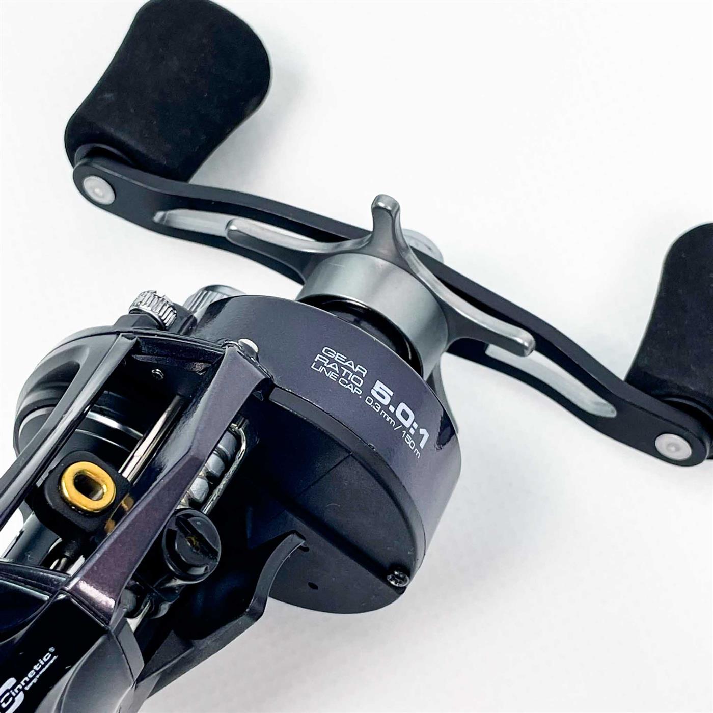 Cinnetic Armed CRB4 LP Baitcast LH, 5.0:1, 8kg Bremse, 0.30mm/150m, starker Schnureinzug, präzise Wurfkontrolle