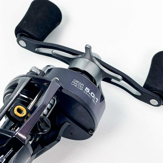 Cinnetic Armed CRB4 LP Baitcast LH, 5.0:1, 8kg Bremse, 0.30mm/150m, starker Schnureinzug, präzise Wurfkontrolle