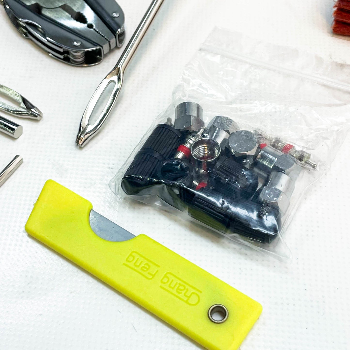 TIRE Reparatur Kit, Reifenreparatur, Flicken – effektive Lösung zur schnellen und einfachen Reifenreparatur.