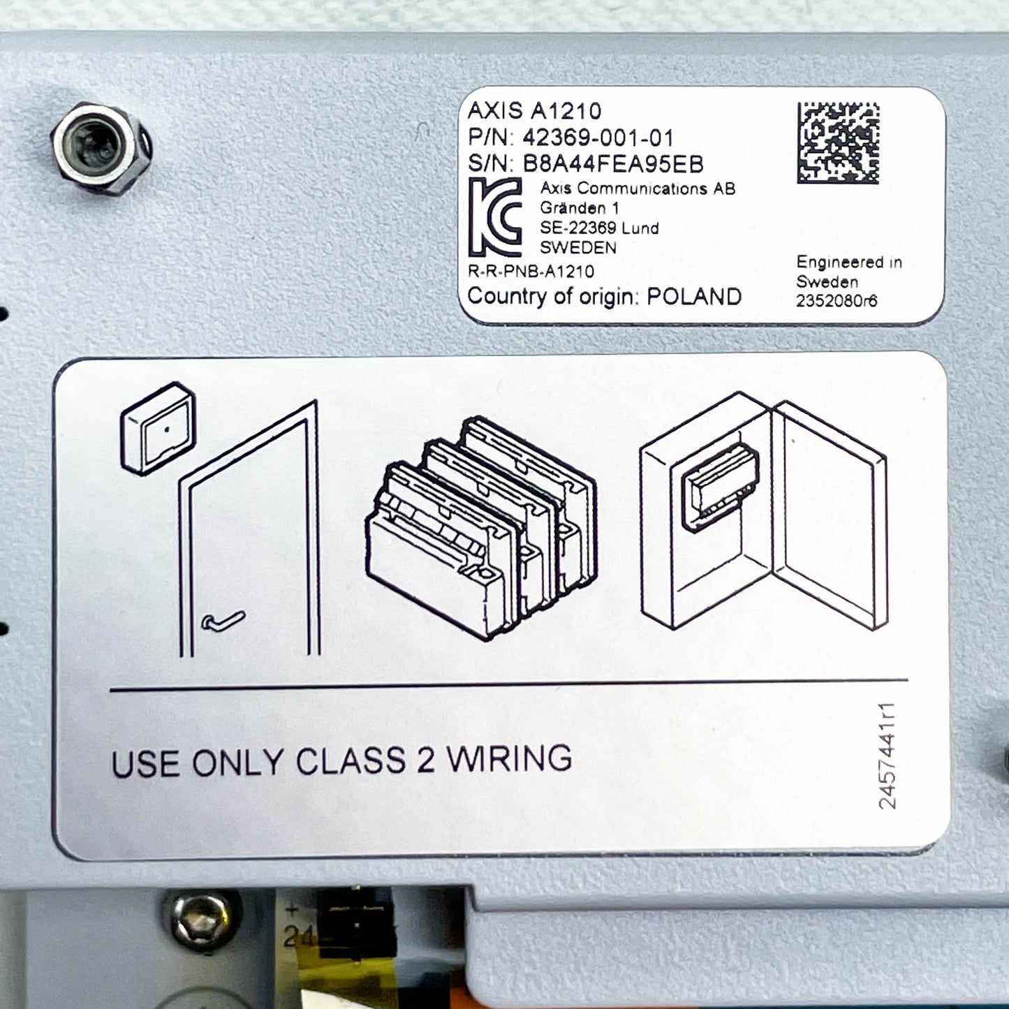 AXIS A1210, Netzwerk-Türcontroller, 2x OSDP, ohne Reader-Lizenz, flexibel, sicher, einfach zu integrieren.