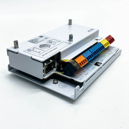 AXIS A1210, Netzwerk-Türcontroller, 2x OSDP, ohne Reader-Lizenz, flexibel, sicher, einfach zu integrieren.