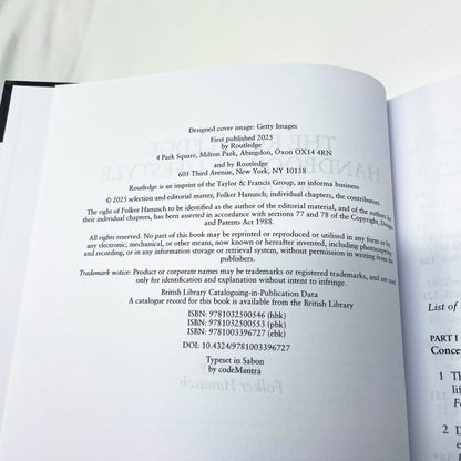 Routledge Handbook, Lifestyle Journalism, Medienhandbuch, umfassende Analyse der Lifestyle-Journalismus-Praktiken.