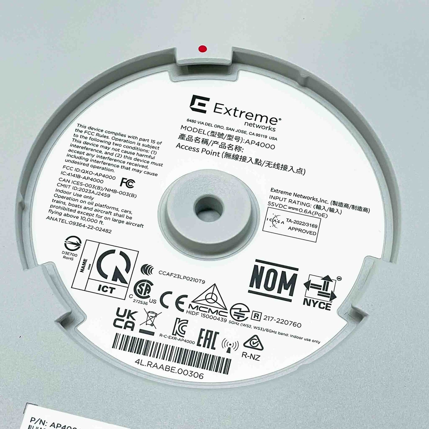 Extreme Networks AP4000-WW, Indoor Tri Radio, Wi-Fi Access Point, integrierte Lichtleistungssensoren, AI/ML, Green Mode, INT Antennen T-Bar.