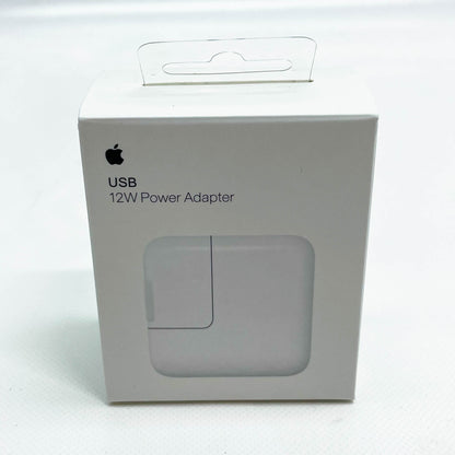 Apple 12W USB Power Adapter, weiß, kompakt, effizient, ideal für iPhone und iPad, schnelle Ladegeschwindigkeit, hochwertige Verarbeitung.