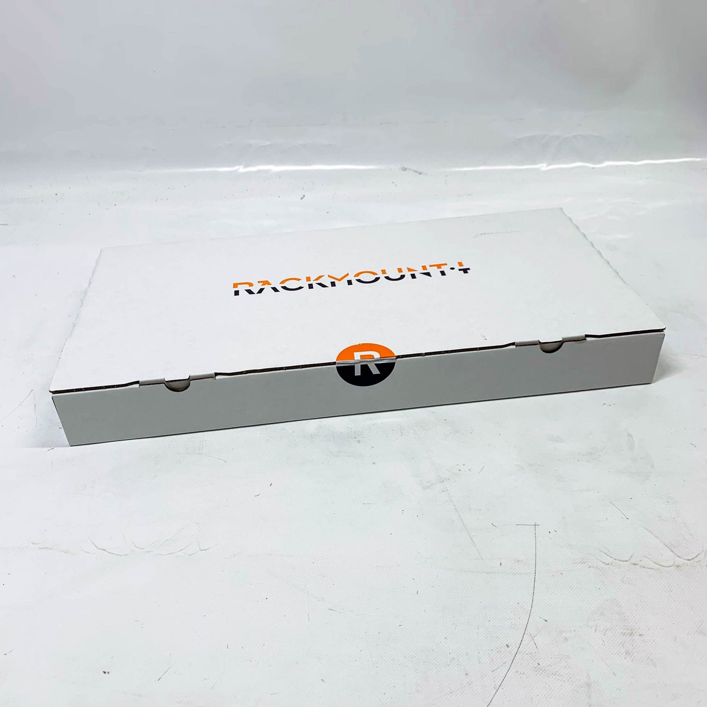 RACKMOUNT IT für Check Point 1570/1590, Hochleistungs-Firewall, 10 Gbps Durchsatz, 8 Ports, erweiterbar, optimierte Sicherheit.