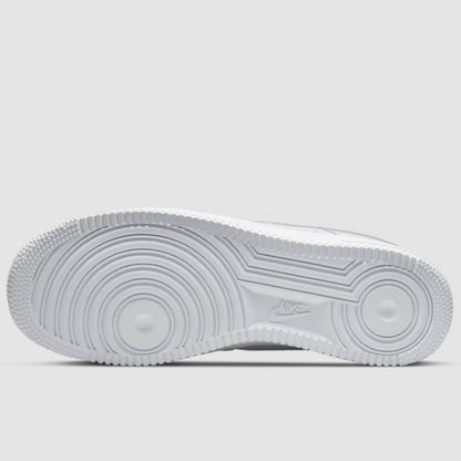 Nike Air Force 1 `07, EUR 41, Sneaker, zeitloses Design, gepolsterte Sohle, strapazierfähiges Obermaterial, ideal für Alltag und Sport.