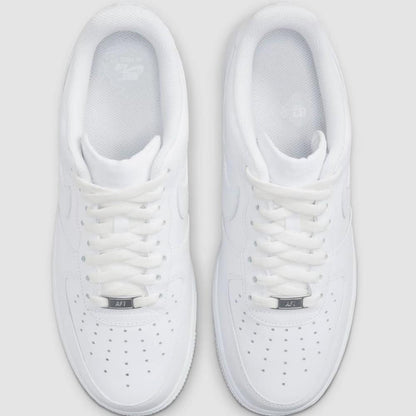 Nike Air Force 1 `07, EUR 41, Sneaker, zeitloses Design, gepolsterte Sohle, strapazierfähiges Obermaterial, ideal für Alltag und Sport.