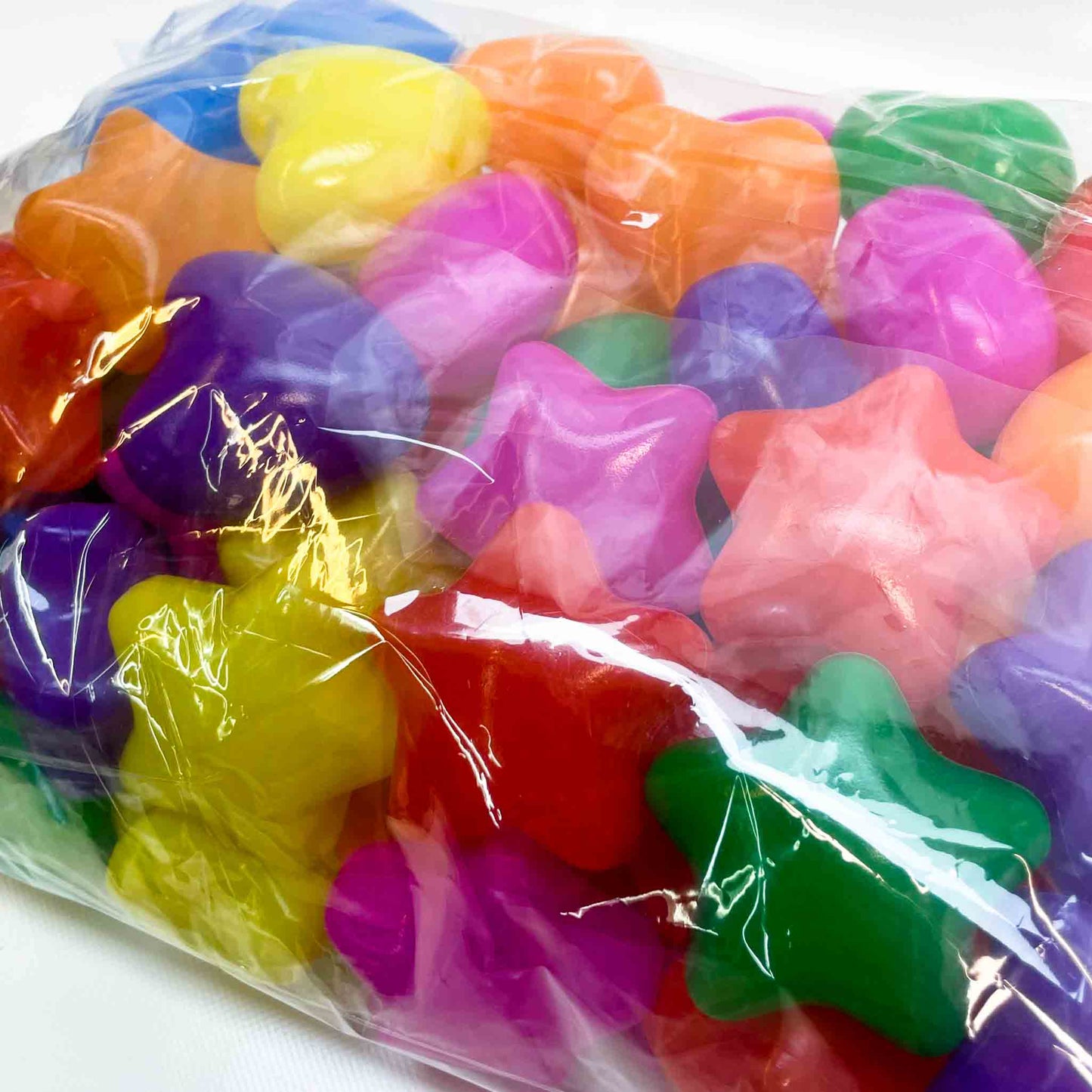 BESTonZON, 60 Bälle, Kunststoff-Bällebad, BPA-frei, 2.67 Zoll, sicher für Kleinkinder, ideal für Partys und Spielzelt.