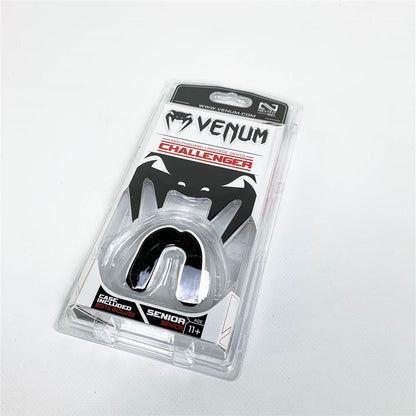 Venum Challenger Mundschutz Weiß/Schwarz, Zahnschutz, ergonomisch, stoßdämpfend, inkl. Aufbewahrungsbox