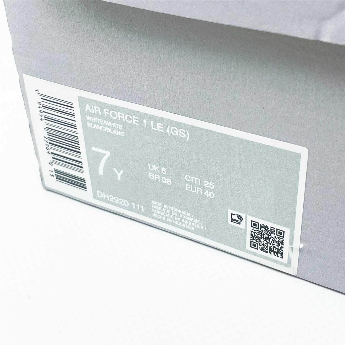 Nike Air Force 1 LE, EUR 40, Sneaker, weiß, Leder, klassische Silhouette, perforierte Zehenbox, gepolsterter Einstieg