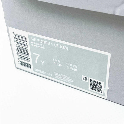Nike Air Force 1 LE, EUR 40, Sneaker, weiß, Leder, klassische Silhouette, perforierte Zehenbox, gepolsterter Einstieg
